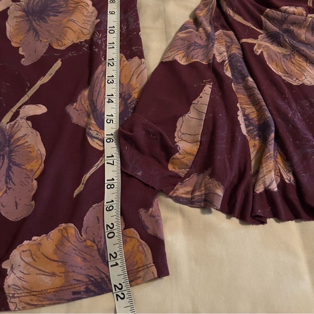 Free People We The Free Birds of Paradise Floral Flare Sleeve Top Sz M Mulberry - Picture 14 of 14